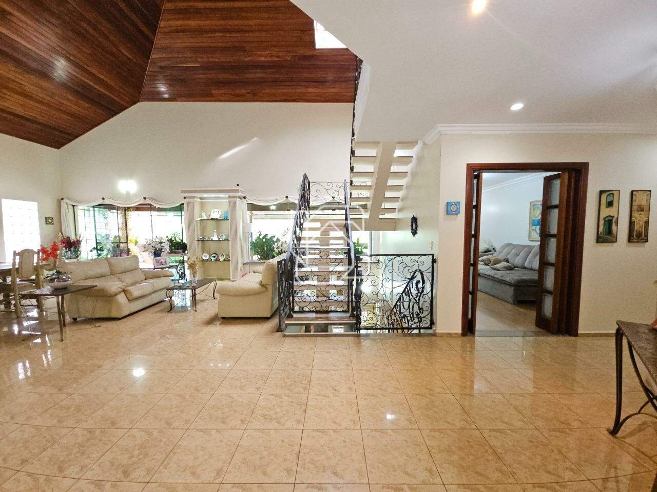 Casa de Condomínio à venda em Indaiatuba - SP - Colinas do Mosteiro de Itaici: Sala de estar