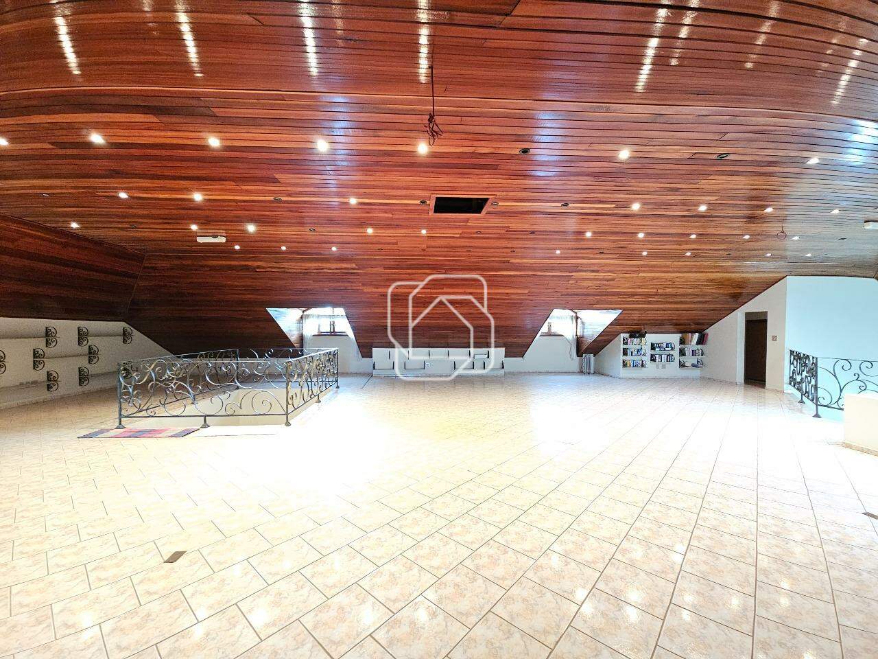 Casa de Condomínio à venda em Indaiatuba - SP - Colinas do Mosteiro de Itaici: Sótão 