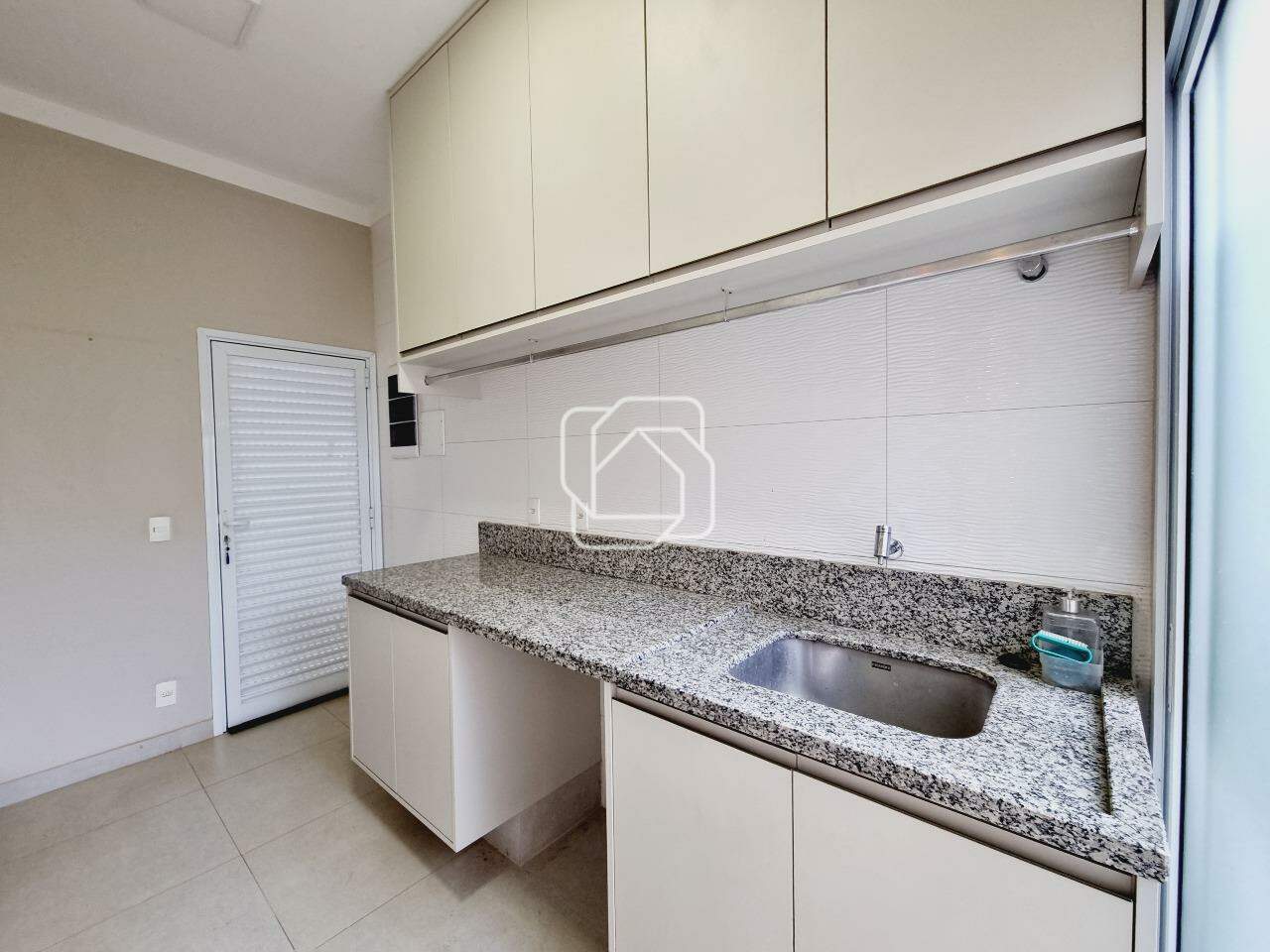 Casa de Condomínio à venda em Indaiatuba - SP - Jardim Residencial Dona Lucilla: Lavanderia