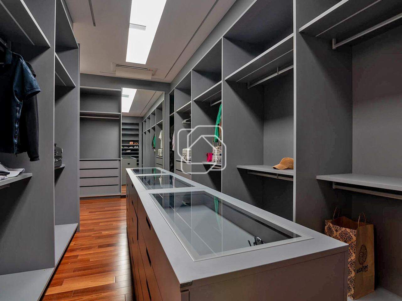 Casa de Condomínio à venda em Itupeva - SP - Fazenda da Grama: Closet