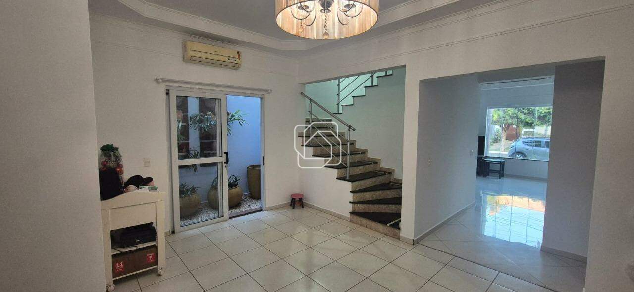Casa de Condomínio à venda em Indaiatuba - SP - Jardim Esplendor: Acesso ao piso superior