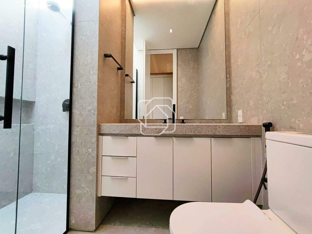 Casa de Condomínio à venda em Itu - SP - Condomínio Terras de São José II: Banheiro da suíte