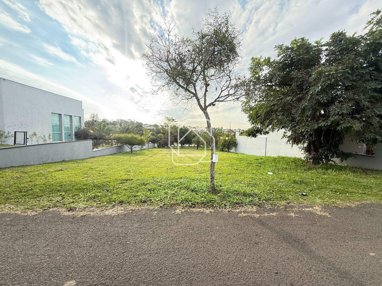 Terreno à venda em Salto - SP - Condomínio Fazenda Palmeiras Imperiais: