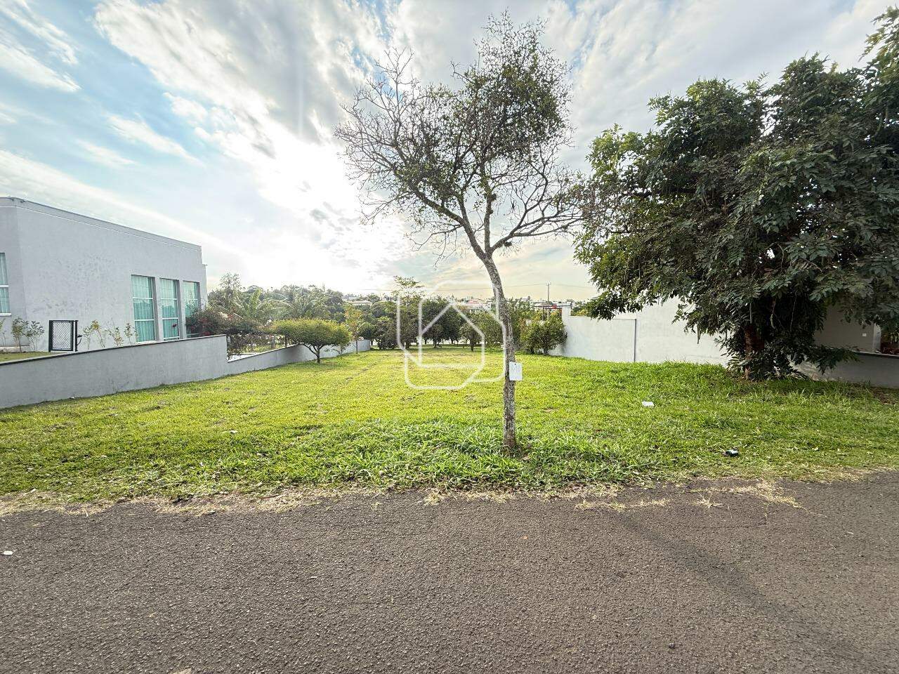 Terreno à venda em Salto - SP - Condomínio Fazenda Palmeiras Imperiais: 