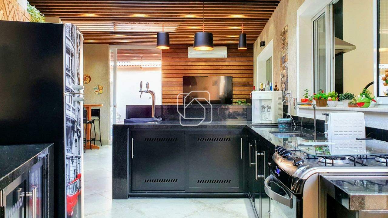 Casa de Condomínio para aluguel em Itu - SP - Condomínio Parque do Varvito: Área Gourmet