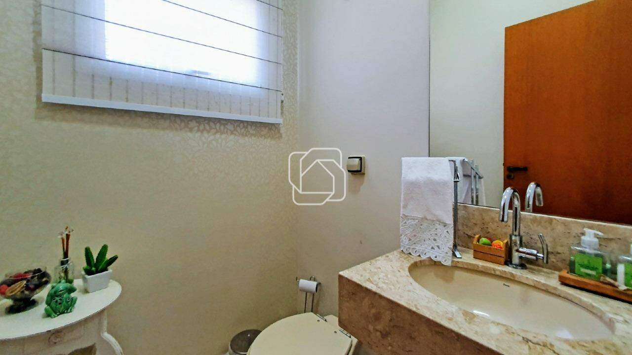 Casa de Condomínio para aluguel em Itu - SP - Condomínio Parque do Varvito: Banheiro
