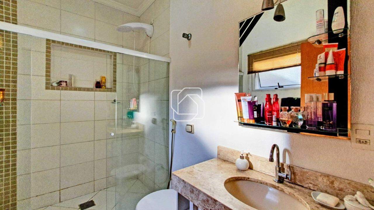 Casa de Condomínio para aluguel em Itu - SP - Condomínio Parque do Varvito: Banheiro