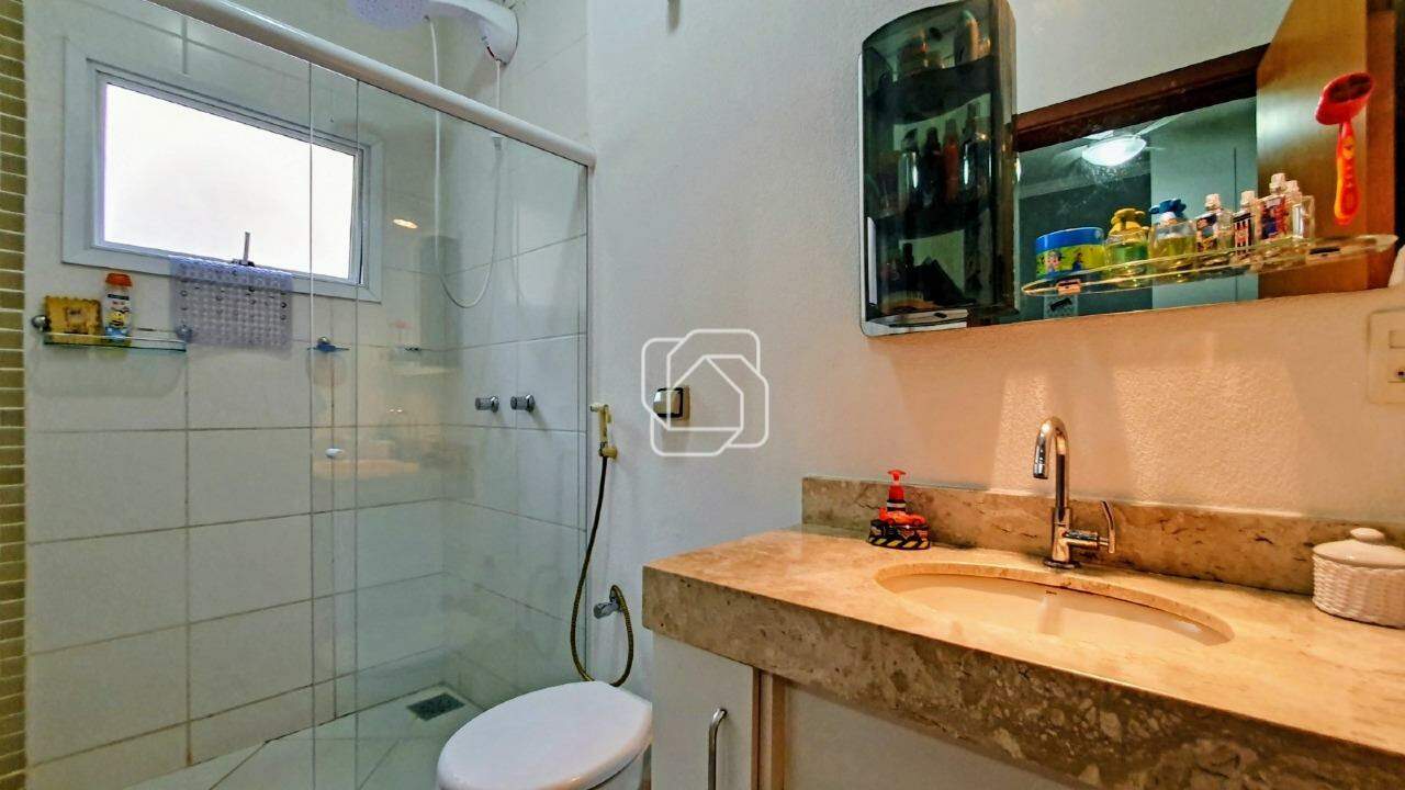 Casa de Condomínio para aluguel em Itu - SP - Condomínio Parque do Varvito: Banheiro