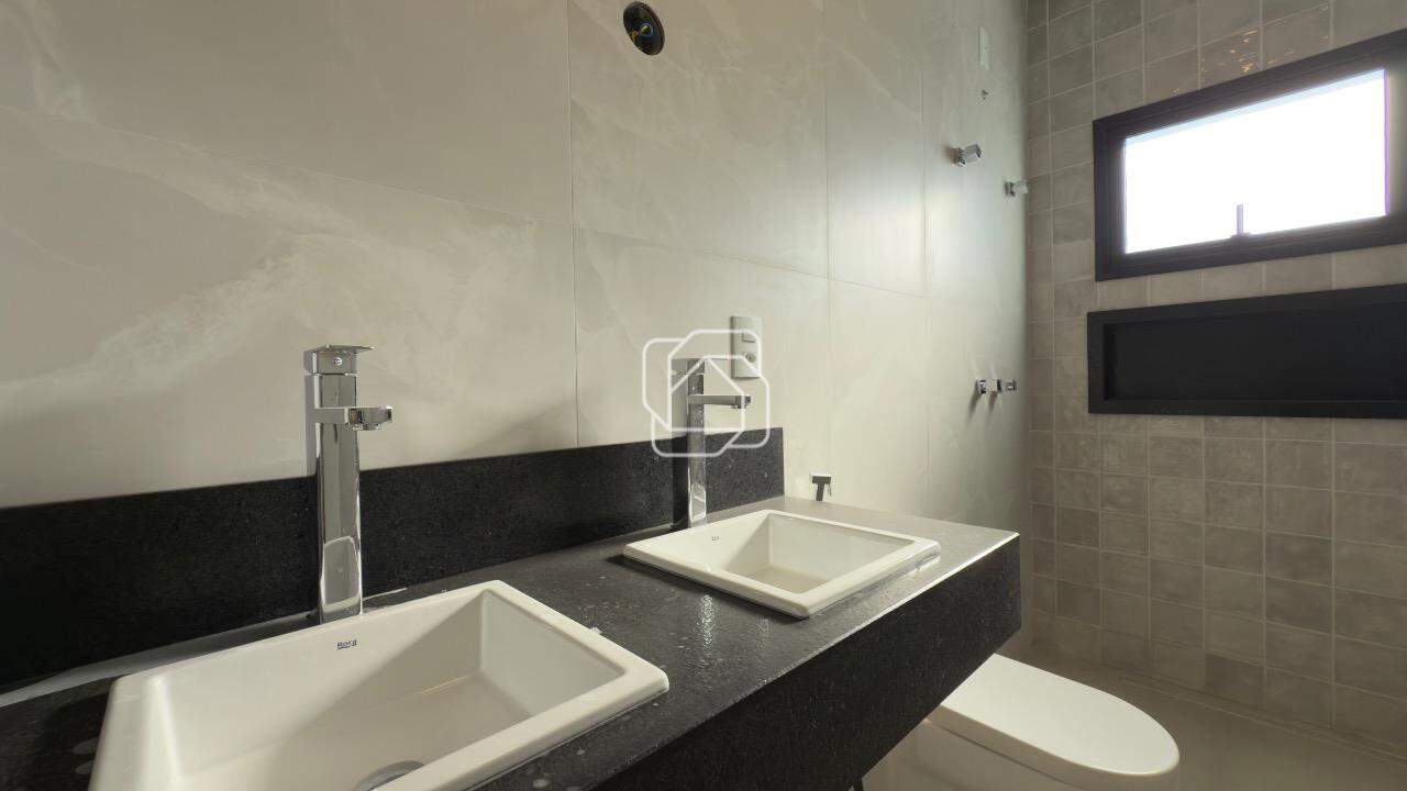 Casa de Condomínio à venda em Indaiatuba - SP - Residencial Milano: Banheiro