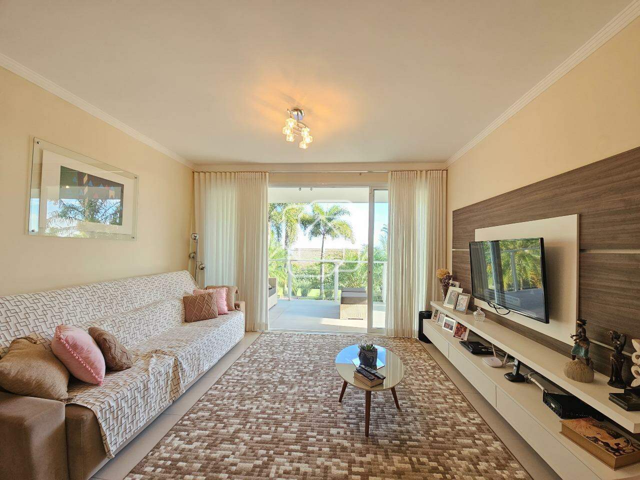 Casa de Condomínio à venda em Indaiatuba - SP - Terras de Itaici: Sala de TV