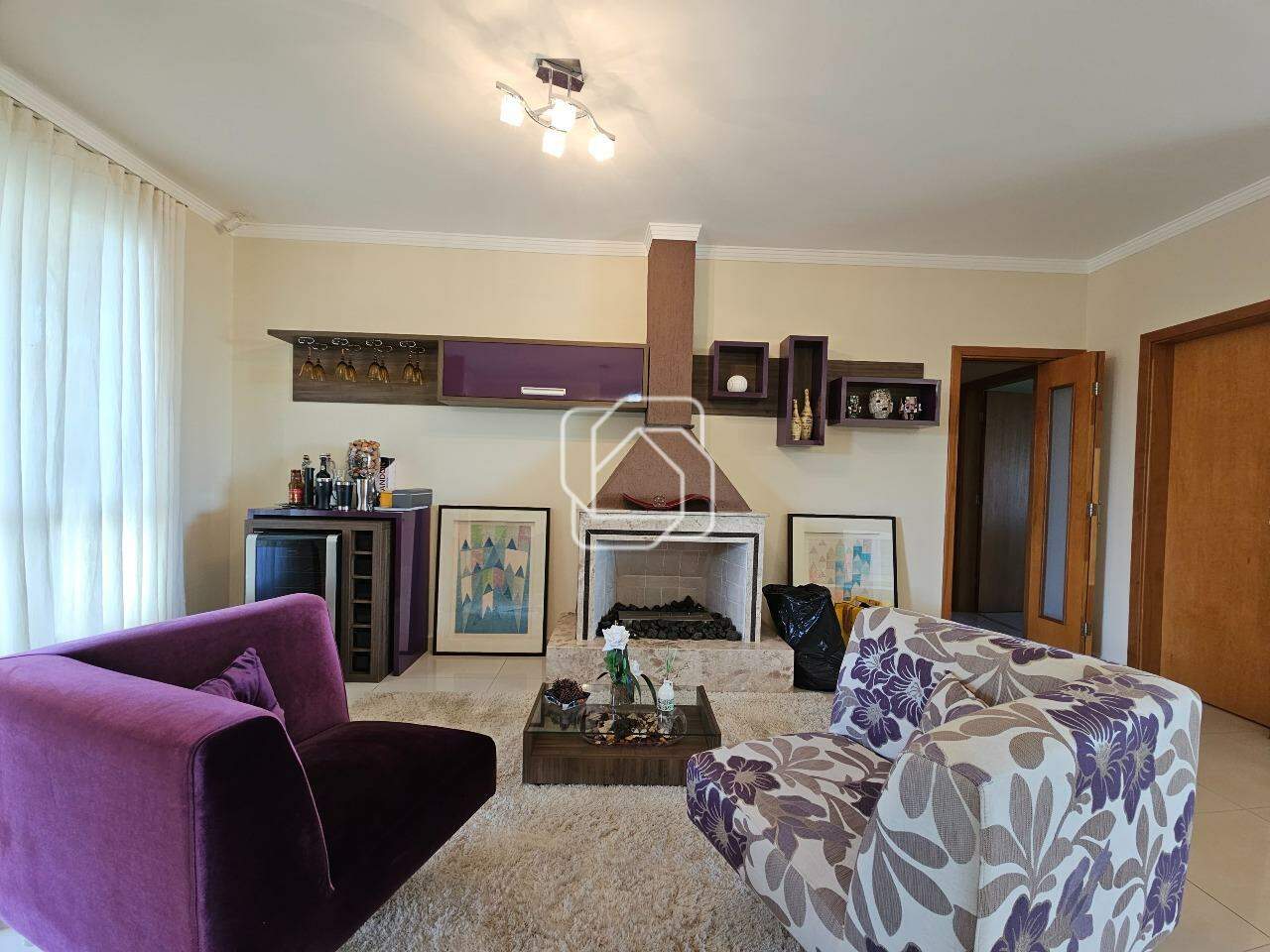 Casa de Condomínio à venda em Indaiatuba - SP - Terras de Itaici: Sala de estar