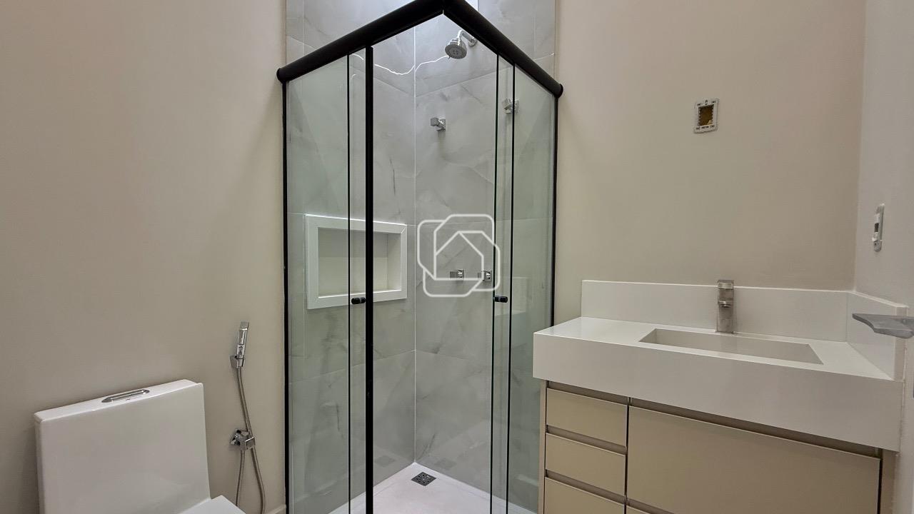 Casa de Condomínio à venda em Indaiatuba - SP - Residencial London Park: Banheiro