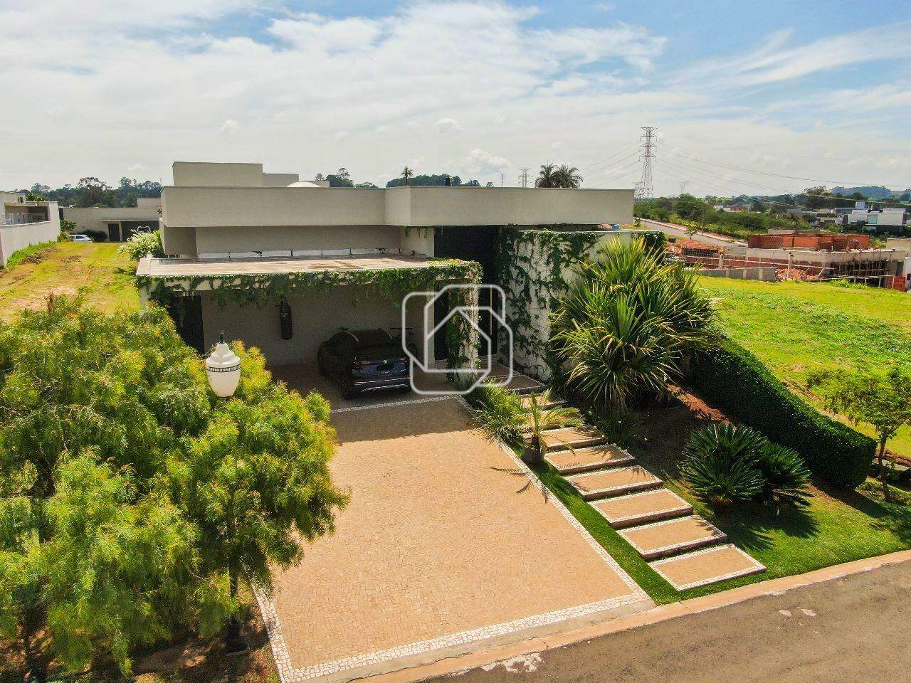 Casa de Condomínio para aluguel em Itu - SP - Condomínio Villas do Golfe: Fachada da casa