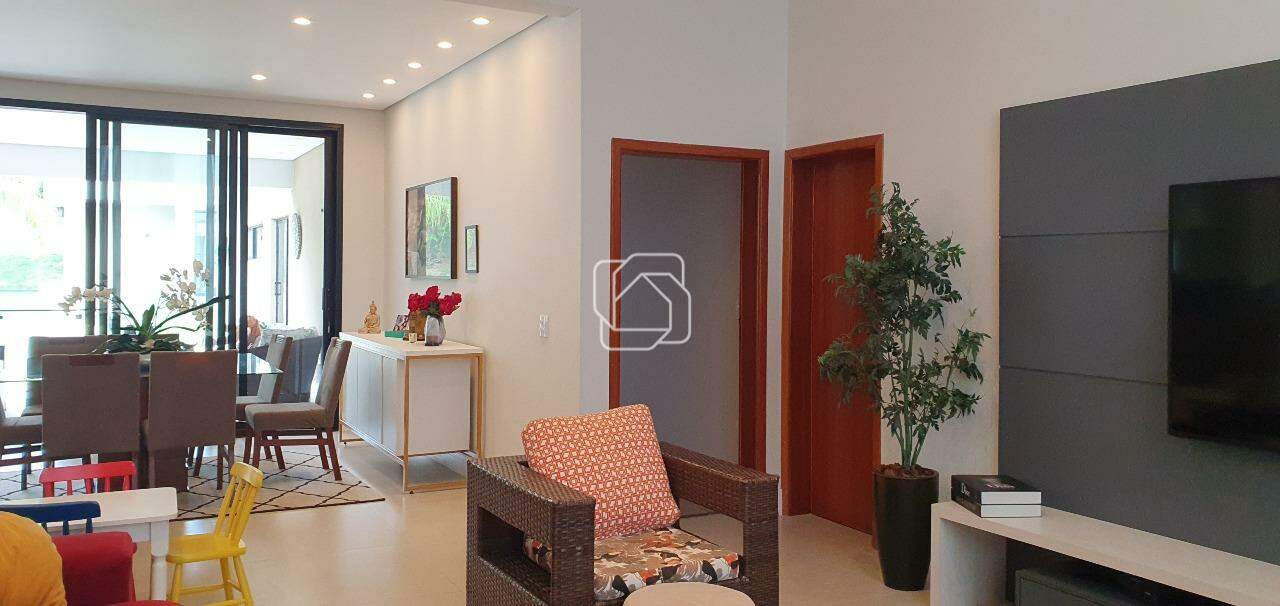 Casa de Condomínio à venda em Indaiatuba - SP - Terras de Itaici: Sala de estar