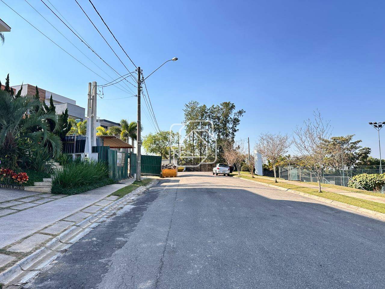 Terreno à venda em Indaiatuba - SP - Helvetia Park: Rua do terreno