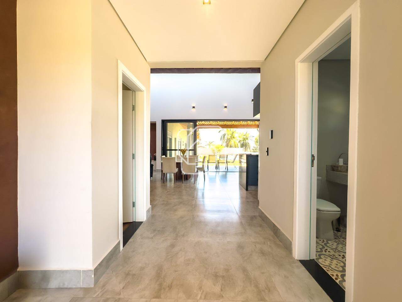 Casa de Condomínio à venda em Indaiatuba - SP - Terras de Itaici: Hall de entrada