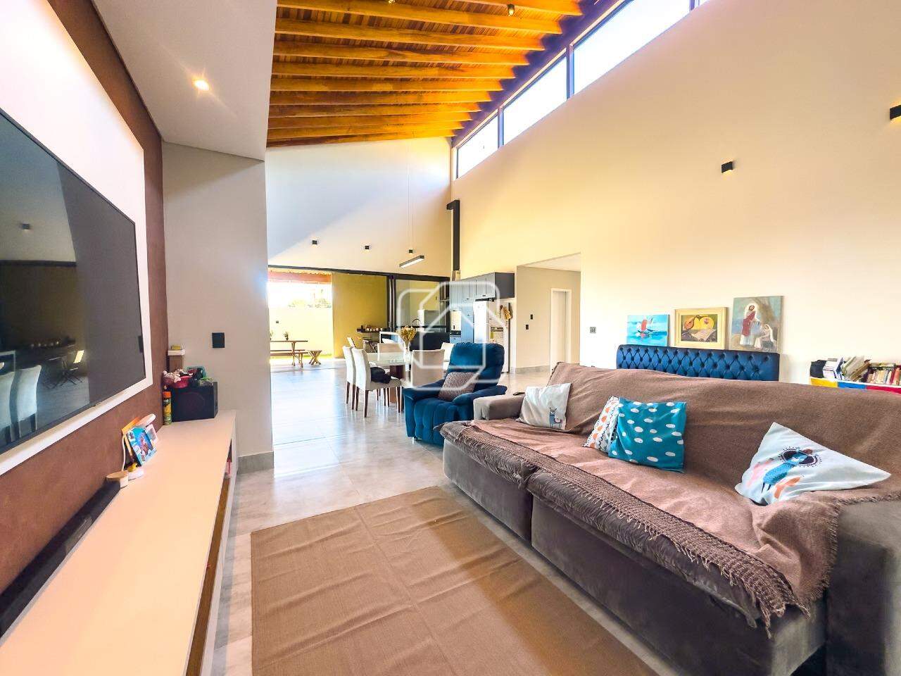 Casa de Condomínio à venda em Indaiatuba - SP - Terras de Itaici: Sala de estar