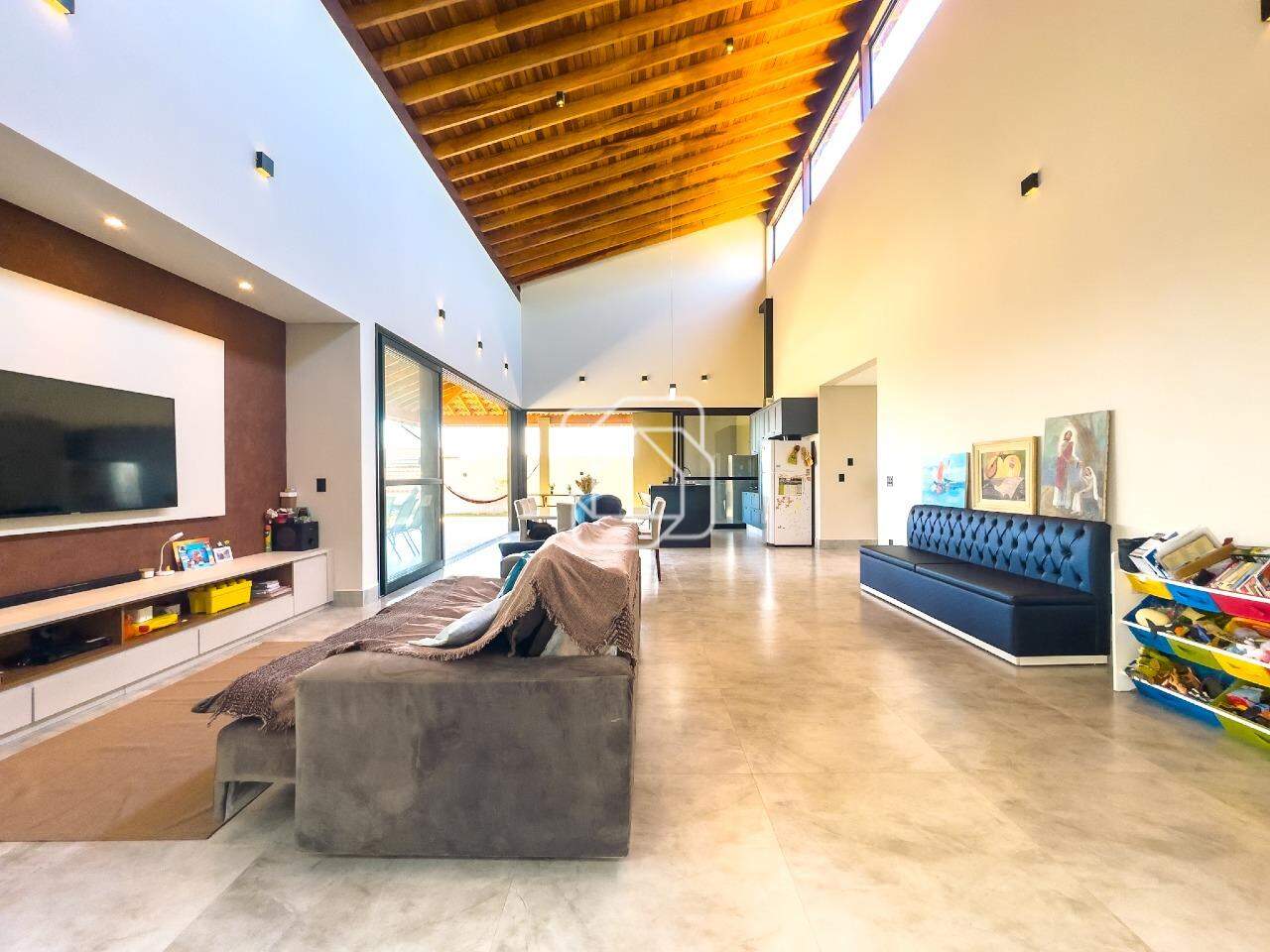Casa de Condomínio à venda em Indaiatuba - SP - Terras de Itaici: Sala de estar