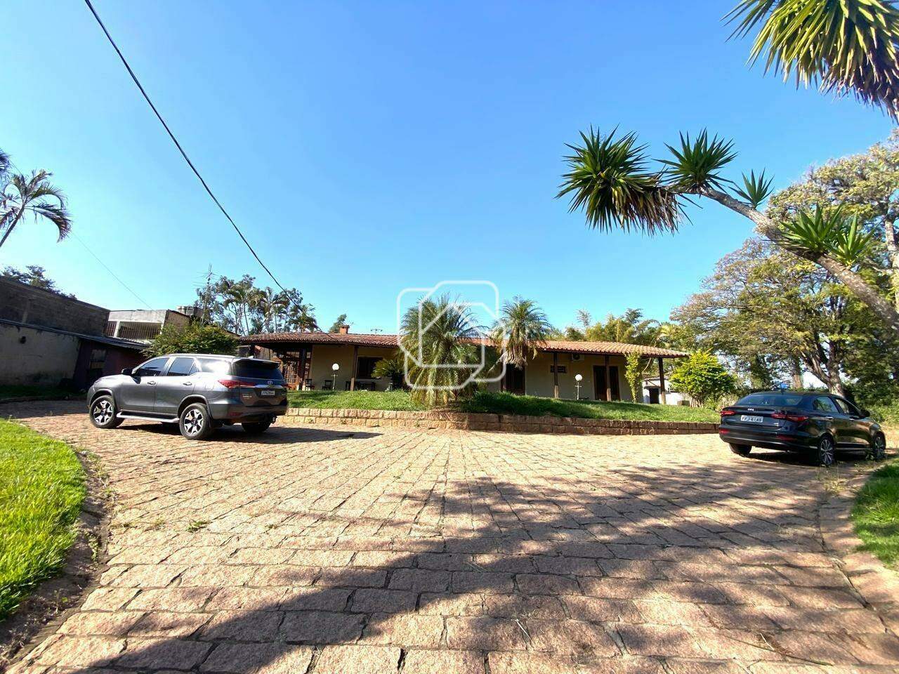 Casa para aluguel em Indaiatuba - SP - Itaici: Entrada