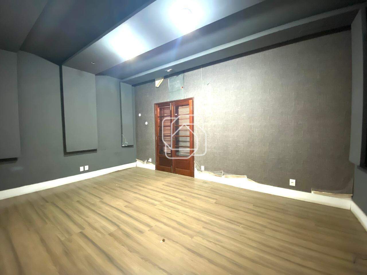 Casa para aluguel em Indaiatuba - SP - Itaici: Sala Tv