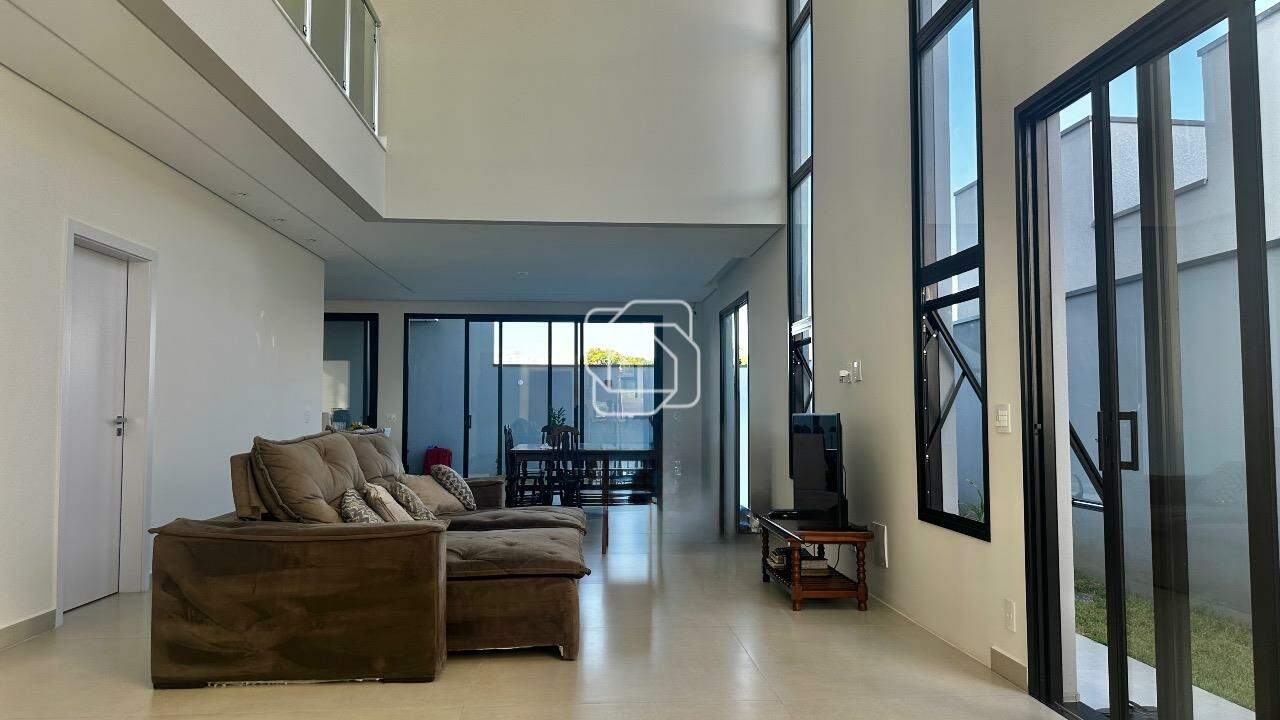 Casa de Condomínio à venda em Indaiatuba - SP - Residencial London Park: Sala de estar