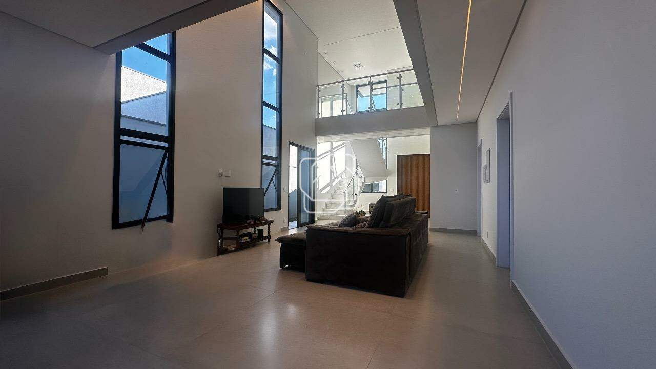 Casa de Condomínio à venda em Indaiatuba - SP - Residencial London Park: Sala de estar