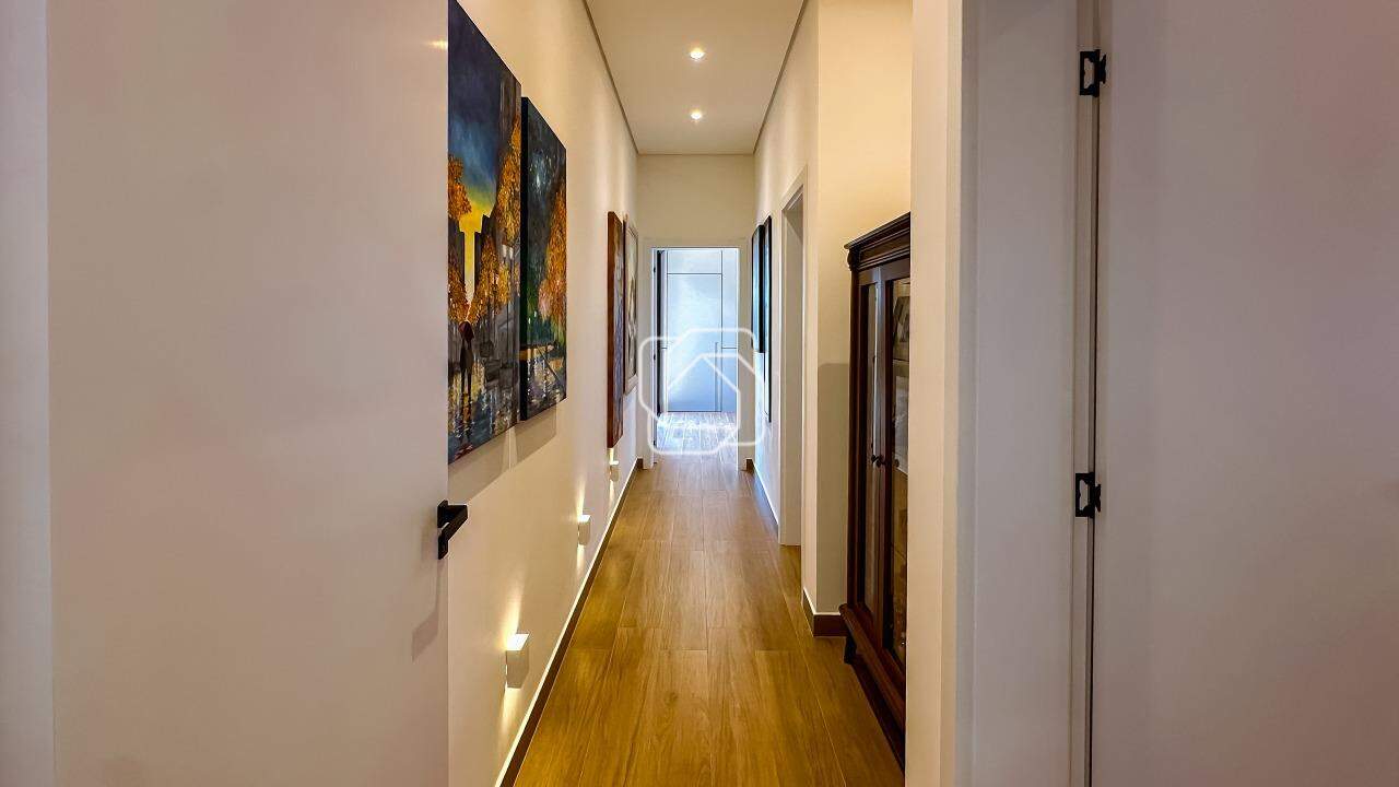Casa de Condomínio à venda em Itu - SP - Residencial Parque Campos de Santo Antônio II: Corredor interno