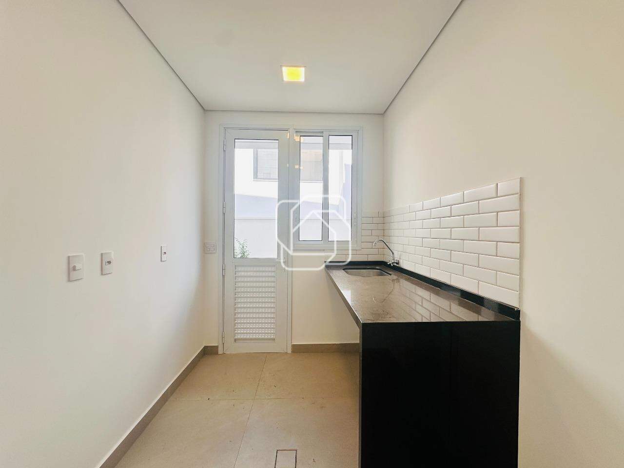 Casa de Condomínio à venda em Indaiatuba - SP - Parque Villa dos Pinheiros: Lavanderia