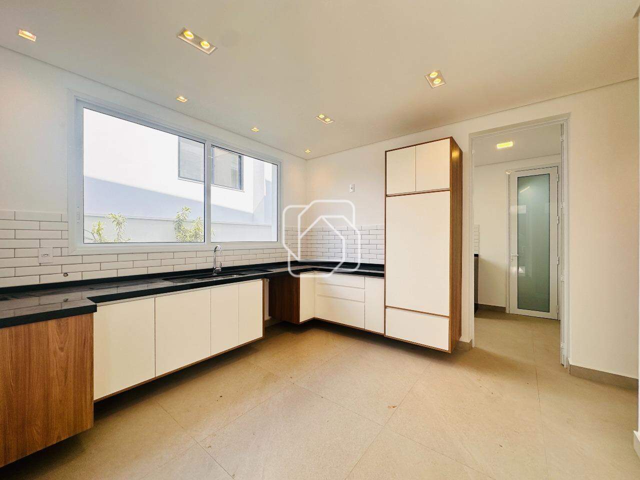 Casa de Condomínio à venda em Indaiatuba - SP - Parque Villa dos Pinheiros: Cozinha