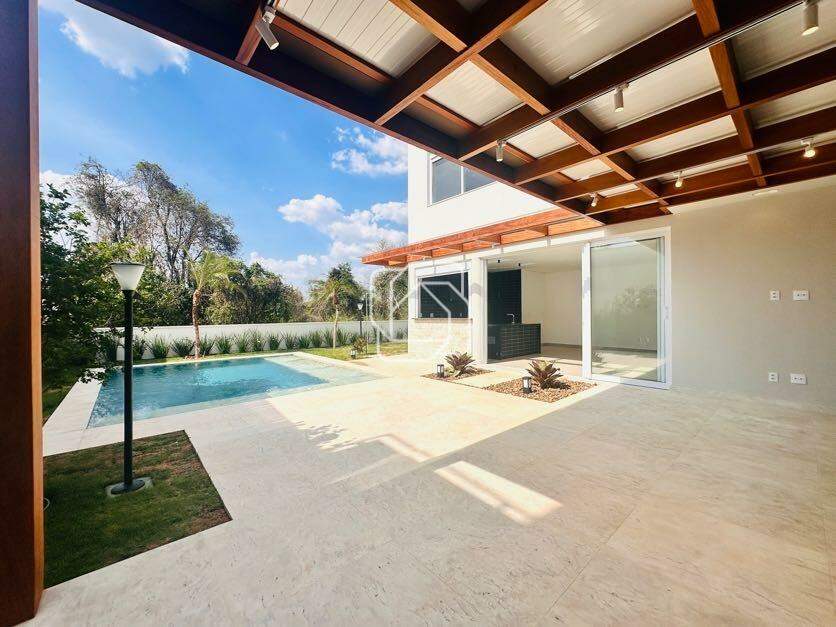 Casa de Condomínio à venda em Indaiatuba - SP - Parque Villa dos Pinheiros: Área da piscina