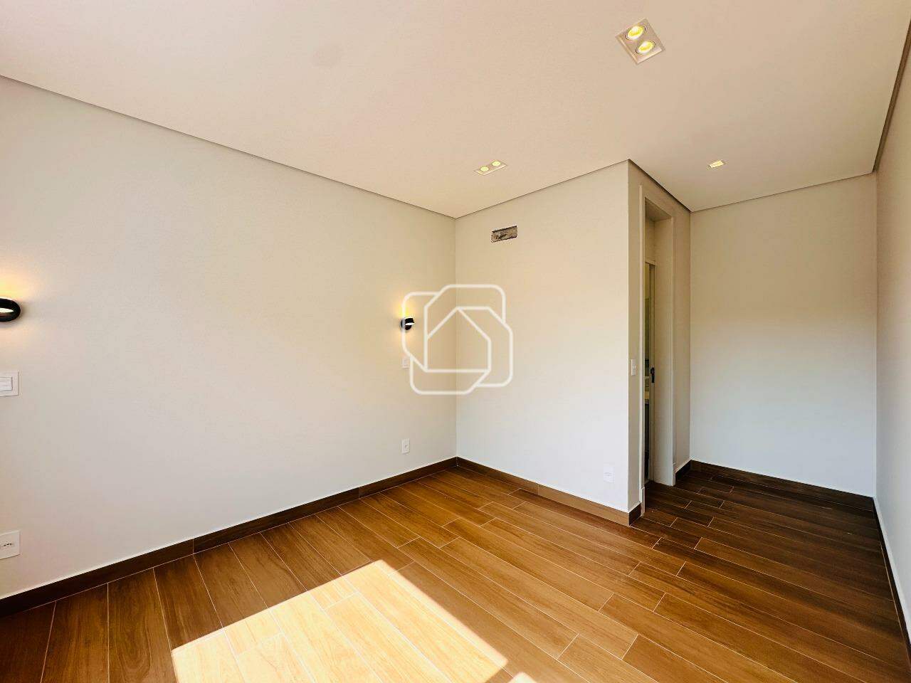 Casa de Condomínio à venda em Indaiatuba - SP - Parque Villa dos Pinheiros: Dormitório