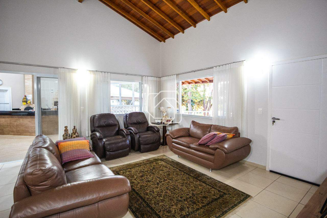 Casa de Condomínio para aluguel em Indaiatuba - SP - Recanto das Flores: Sala de estar