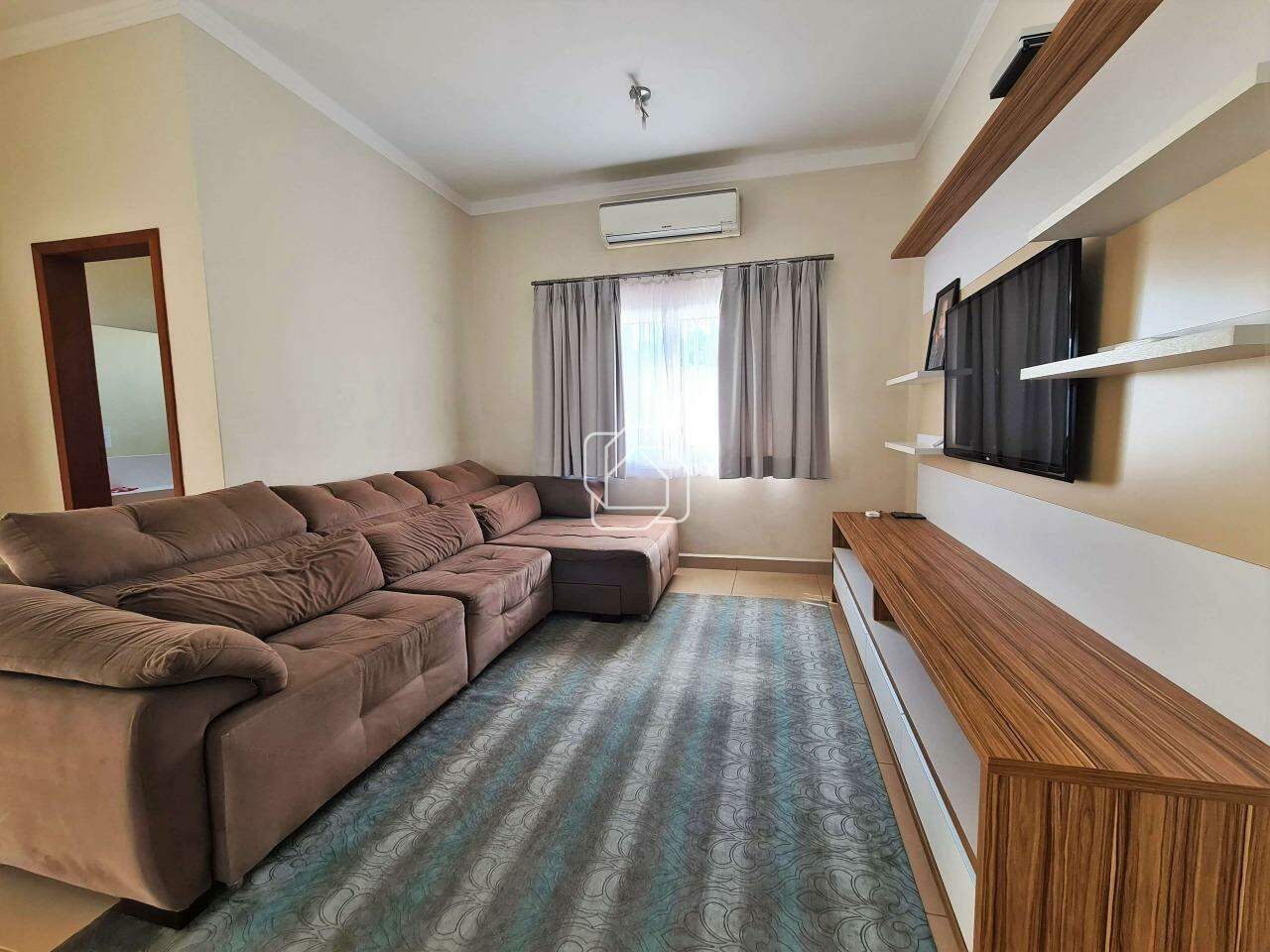 Casa de Condomínio para aluguel em Salto - SP - Residencial Central Parque: Sala de TV