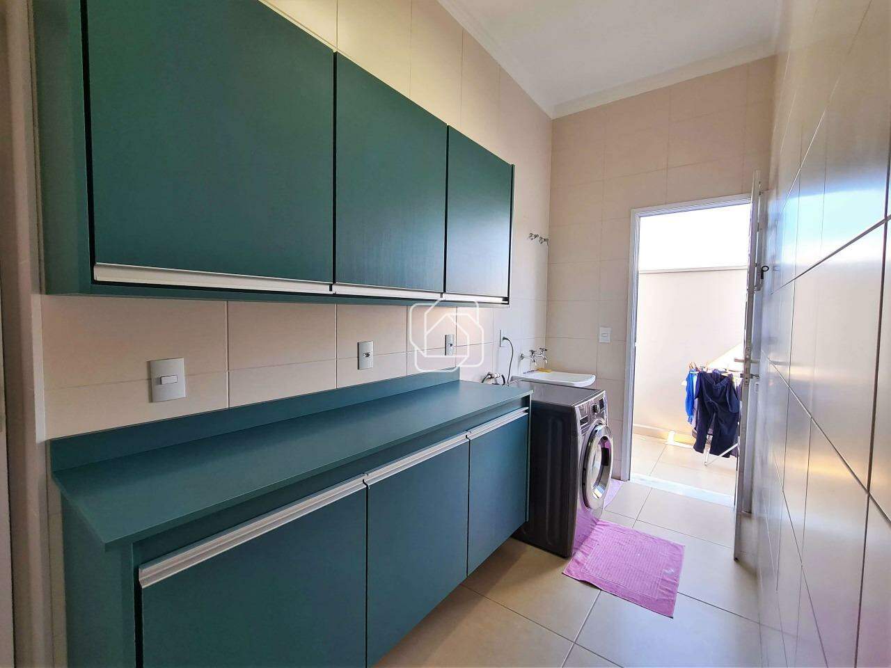 Casa de Condomínio para aluguel em Salto - SP - Residencial Central Parque: Lavanderia
