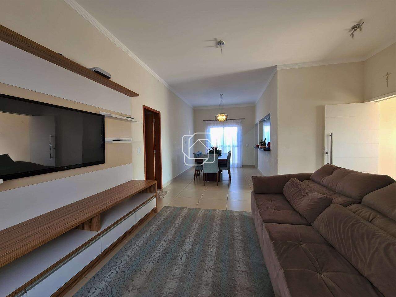 Casa de Condomínio para aluguel em Salto - SP - Residencial Central Parque: Sala de TV