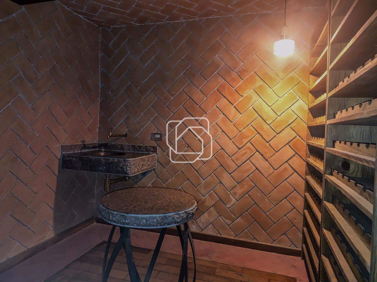 Casa de Condomínio à venda em Itu - SP - Condomínio Portal de Itu: Adega