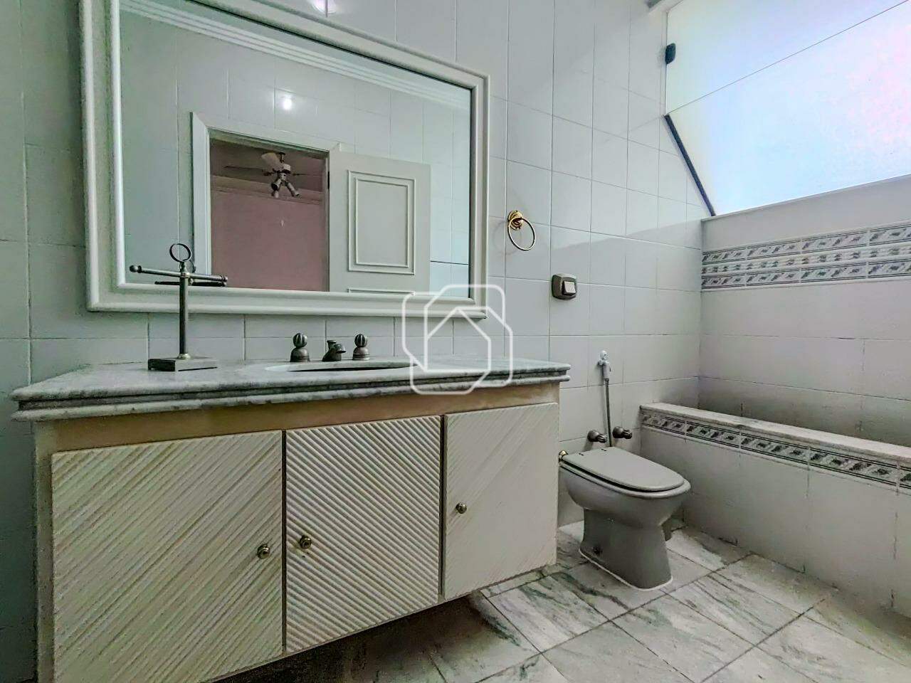 Casa de Condomínio à venda em Itu - SP - Condomínio Portal de Itu: Banheiro da suíte