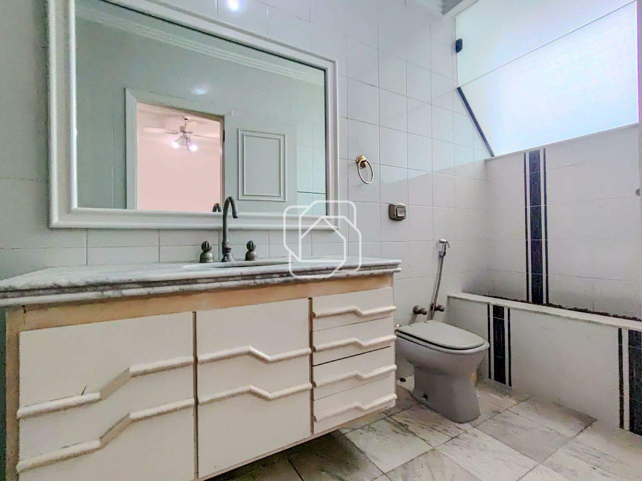 Casa de Condomínio à venda em Itu - SP - Condomínio Portal de Itu: Banheiro da suíte