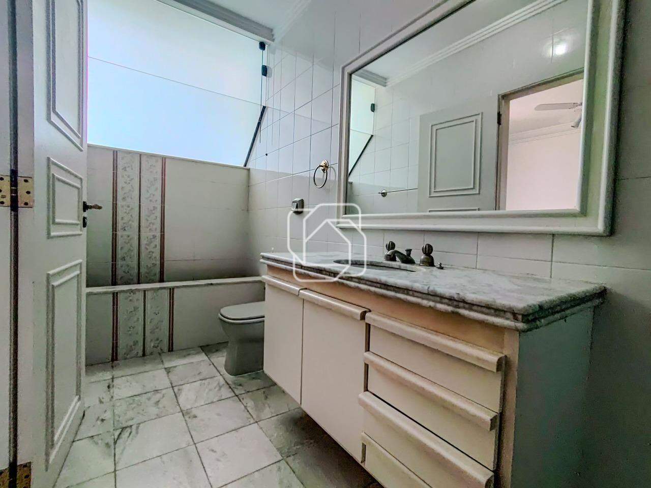 Casa de Condomínio à venda em Itu - SP - Condomínio Portal de Itu: Banheiro da suíte