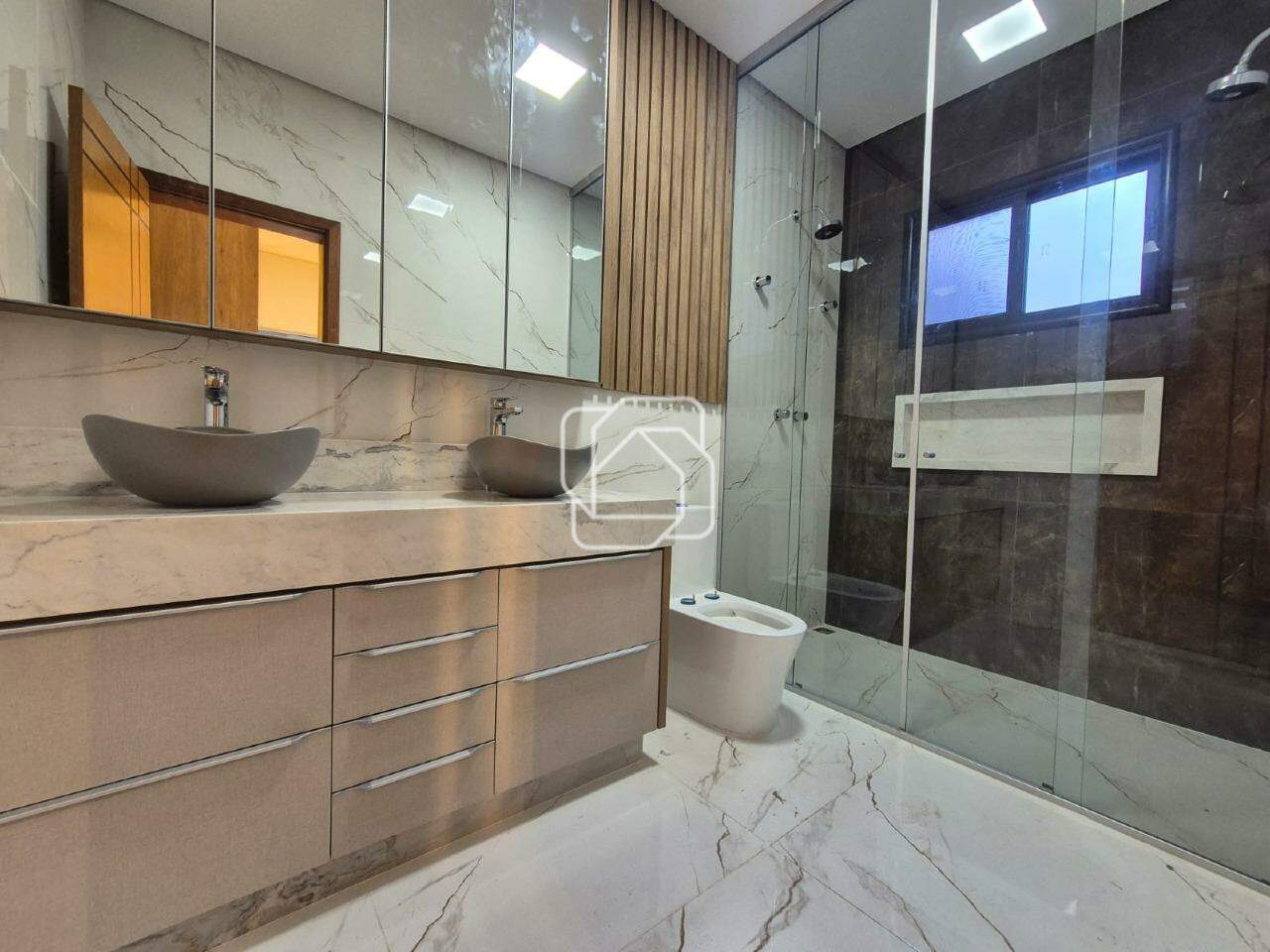 Casa de Condomínio à venda em Indaiatuba - SP - Jardim Residencial Dona Lucilla: Banheiro
