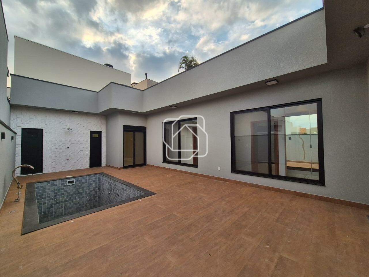 Casa de Condomínio à venda em Indaiatuba - SP - Jardim Residencial Dona Lucilla: Área da piscina