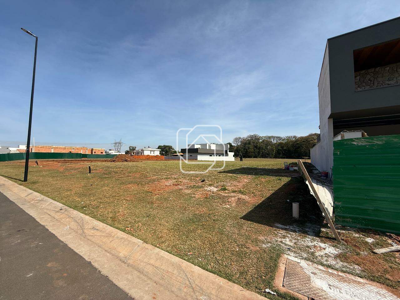 Terreno à venda em Indaiatuba - SP - Jardim Villa Sapezal: Visão geral do terreno