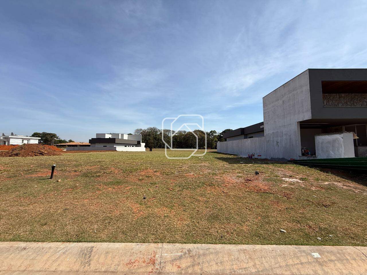 Terreno à venda em Indaiatuba - SP - Jardim Villa Sapezal: Visão geral do terreno