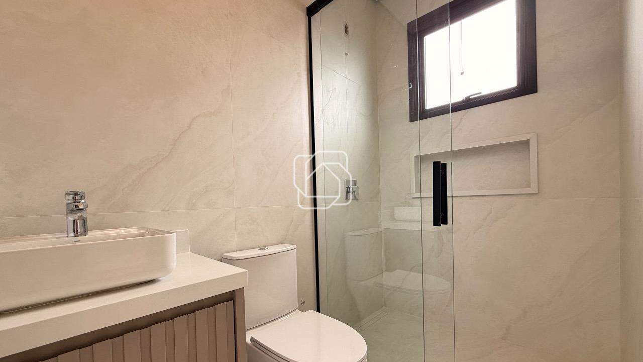 Casa de Condomínio à venda em Indaiatuba - SP - Jardim Villa Sapezal: Banheiro