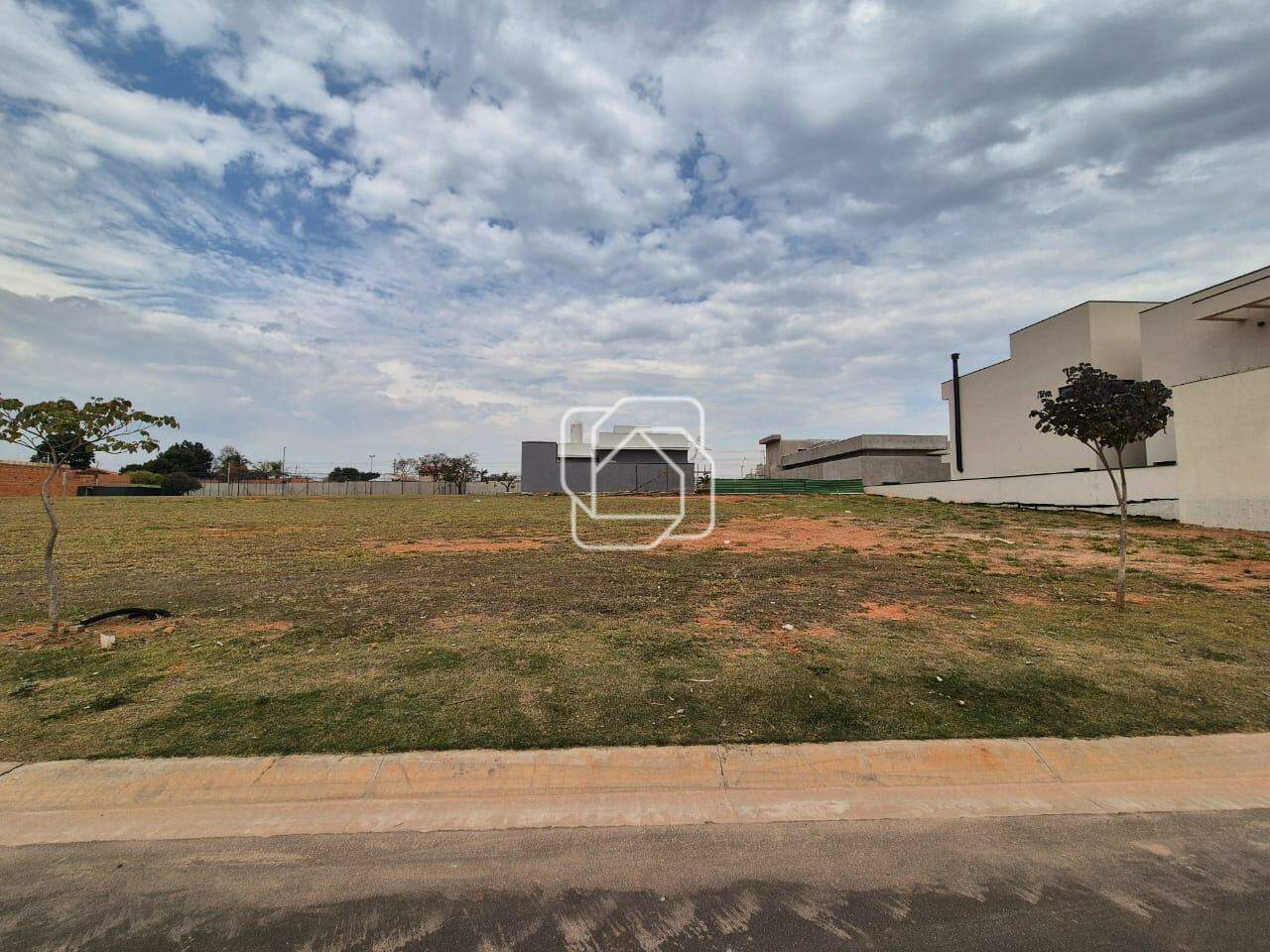 Terreno à venda em Indaiatuba - SP - Jardim Villa Sapezal: Visão geral do terreno