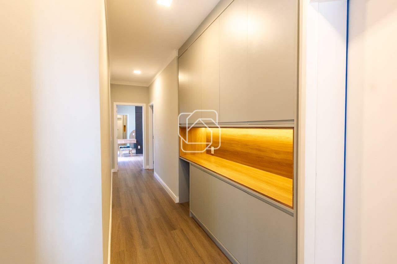 Casa de Condomínio à venda em Indaiatuba - SP - Jardim Residencial Santa Clara: Corredor