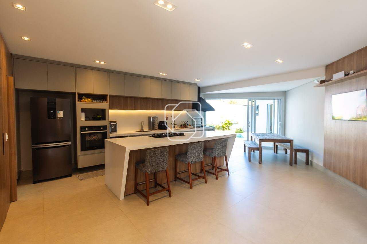 Casa de Condomínio à venda em Indaiatuba - SP - Jardim Residencial Santa Clara: Cozinha integrada
