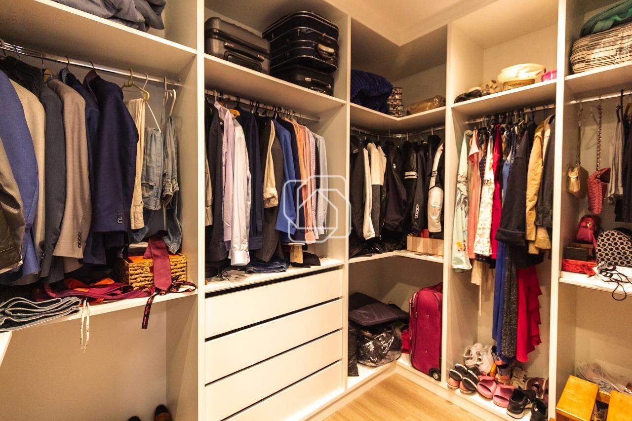Casa de Condomínio à venda em Indaiatuba - SP - Jardim Residencial Santa Clara: Closet