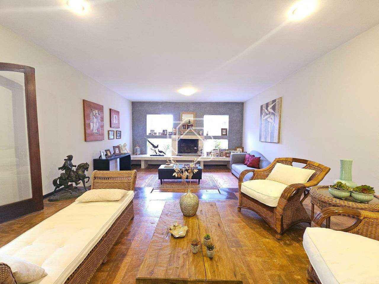 Casa de Condomínio à venda em Indaiatuba - SP - Colinas do Mosteiro de Itaici: Sala de estar