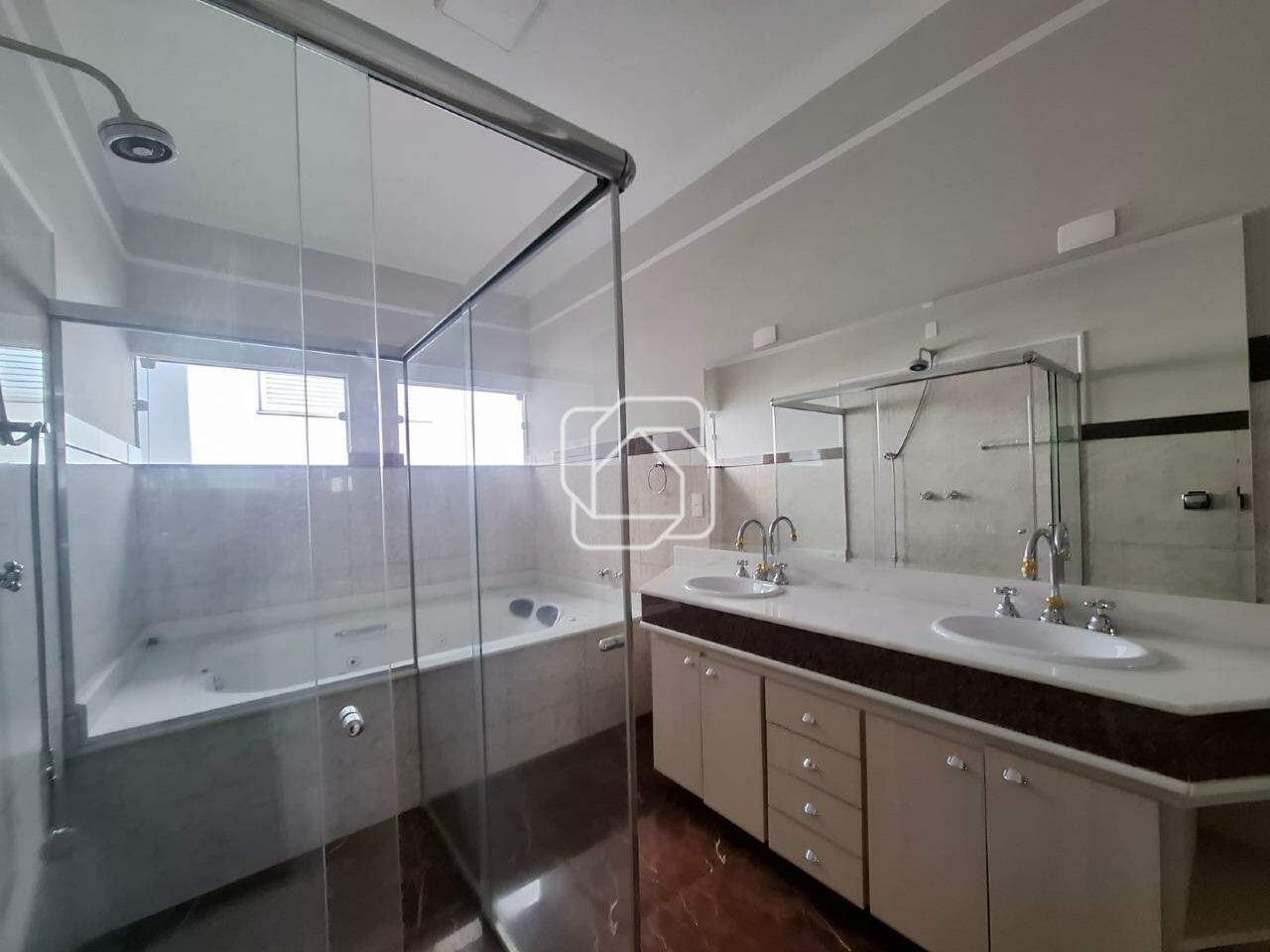 Casa de Condomínio à venda em Indaiatuba - SP - Villa Borghese: Banheiro